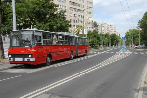 Trolibusz a Szentmihályi úti buszsávban