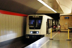 Az Alstom metrószerelvénye a Deák Ferenc téren