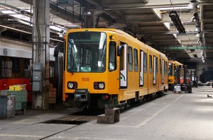 TW6100-as sorozatú villamos a VJSZ Kft. műhelyében