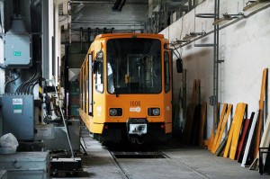 TW6100-as sorozatú villamos a VJSZ Kft. műhelyében