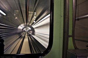 A 4-es metró elkészült alagútja a jármű ablakából (fotó: Rizsavi Tamás)