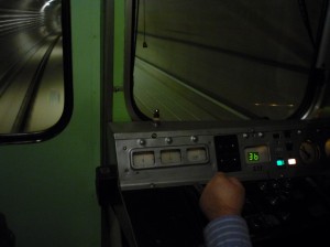 A vezetőfülke gyorsulás közben (fotó: Lovas Gábor)