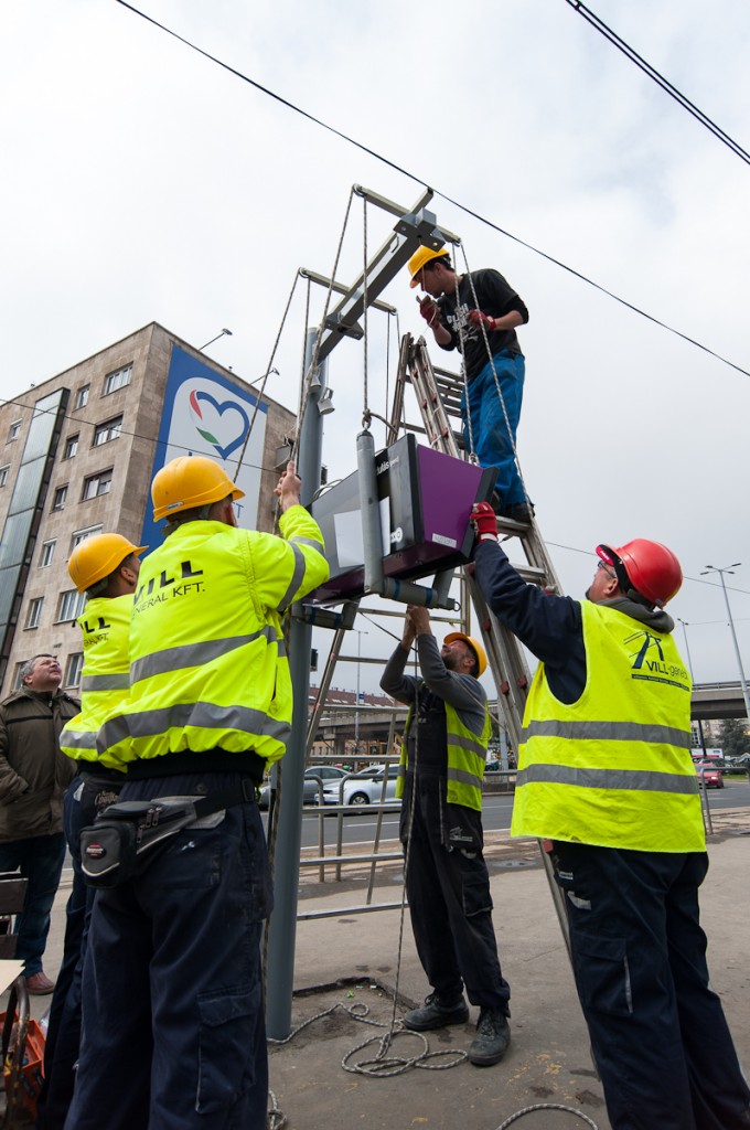 FUTÁR közterületi kijelzőinek kihelyezése