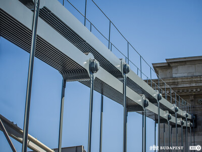 Már látható a Lánchíd végleges színe