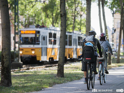 Villamos és bicikli