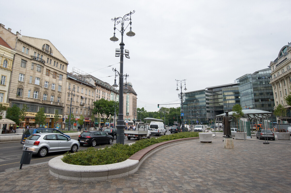 új utcabútorok és zöldfelületek a Kálvin téren 