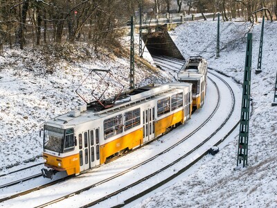 Egy villamos közeledik