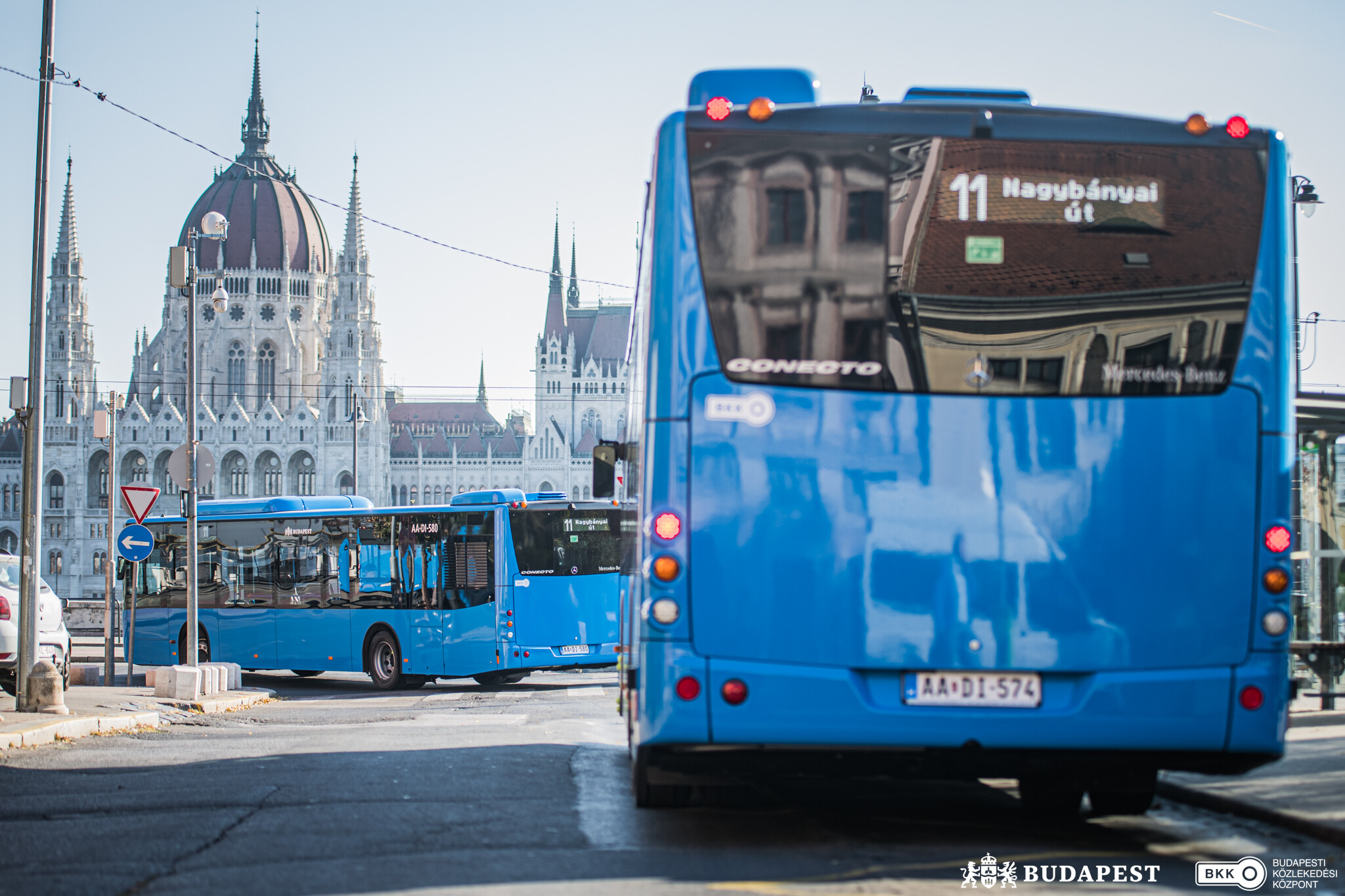 új Merceedes-Benz Conecto busz a Batthyány téren