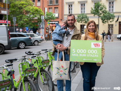 BKK_Fotó_a MOL Bubi ötmilliomodik felhasználója