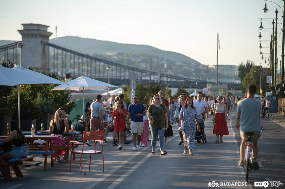 Hosszú hétvégi rakpartnyitás.
