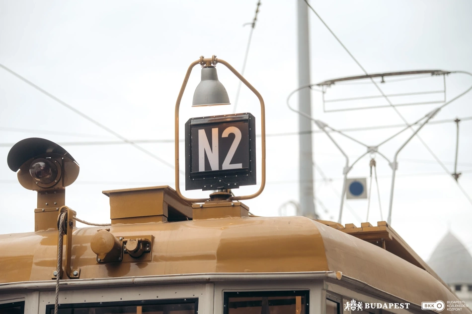 N2-es nosztalgiajárat.