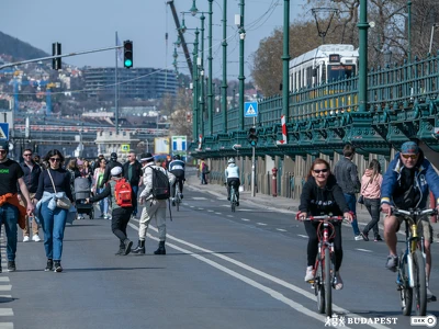 Hétvégi rakpartnyitás