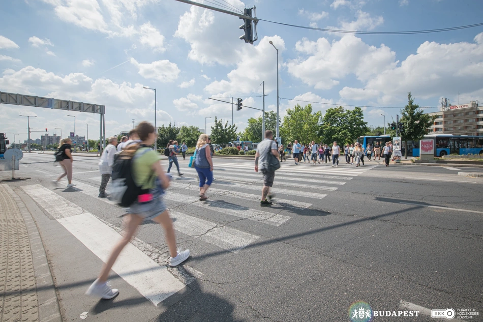 Határ úti gyalogátkelő.