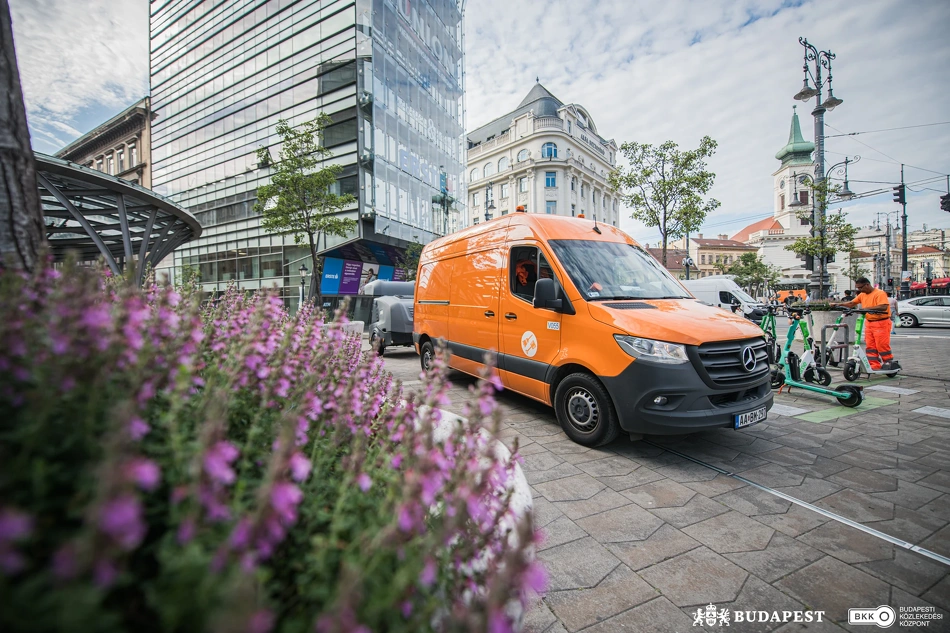 Köztisztasági és közrendvédelmi kezdeményezés a Kálvin téren.