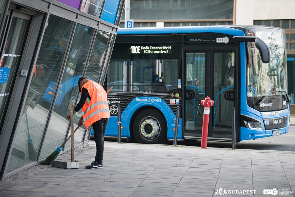 Köztisztasági és közrendvédelmi kezdeményezés a Kálvin téren.