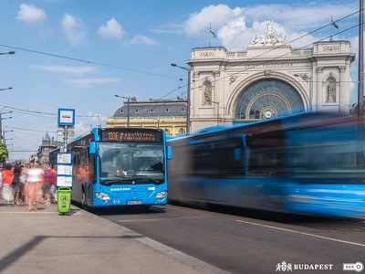 Alacsony padlós autóbusz_BKK