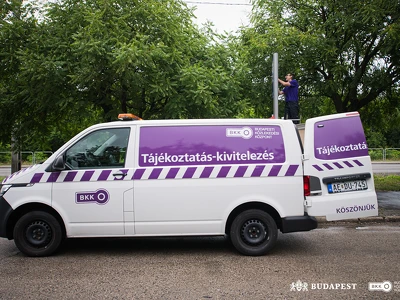 Újpalota_táblacsere1