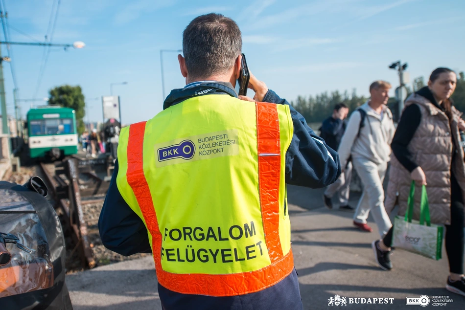 Forgalomfelügyelet és utastájékoztatás.