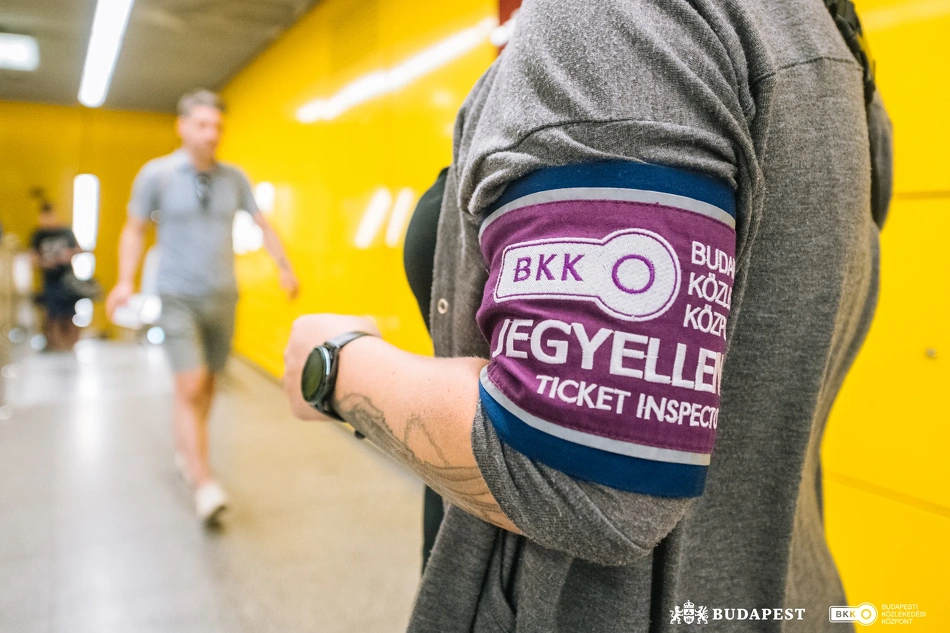 Közös ellenőrzés az M3-as metrón.