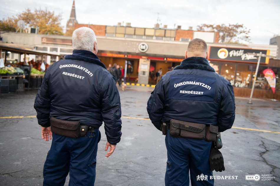 Köztisztasági és közrendvédelmi akció a Puskás Ferenc Stadion metróállomásnál.