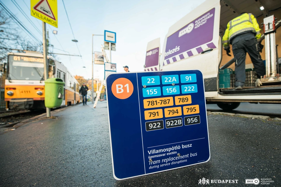 Új megállóhelyi tábla