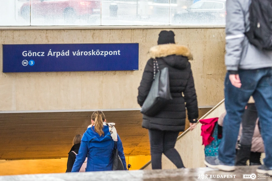 Göncz Árpád városközpont gyalogos-aluljáró.