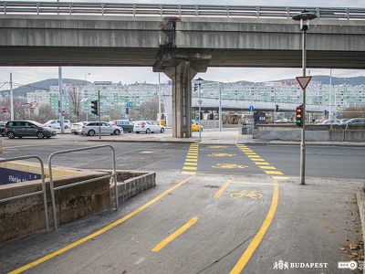 Flórián tér_kerékpározás