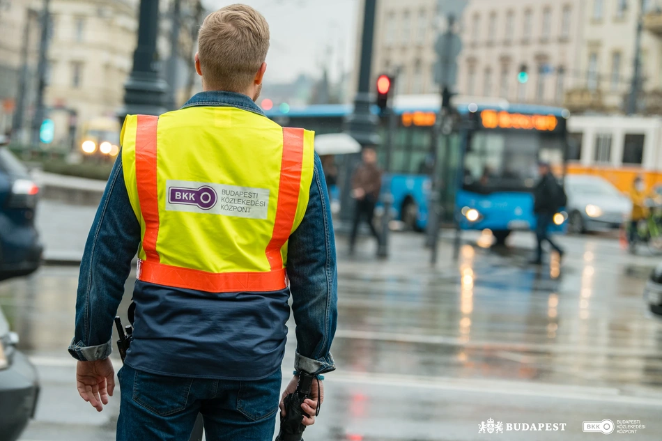 Köztisztasági és közrendvédelmi akció a Kálvin téren.