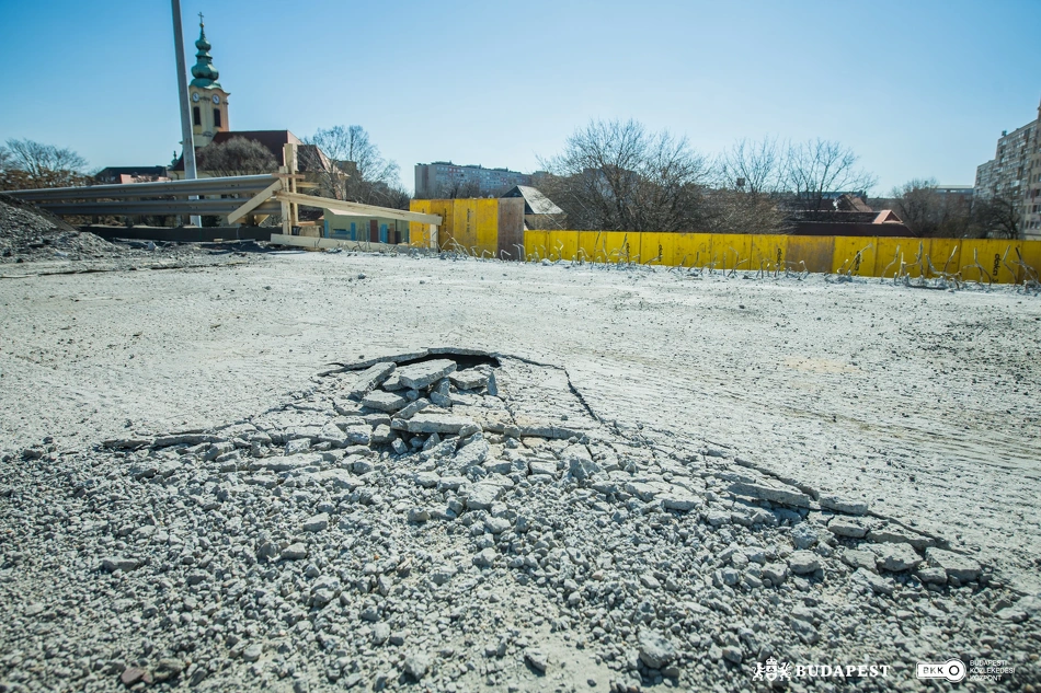 Flórián téri felüljáró bontása.