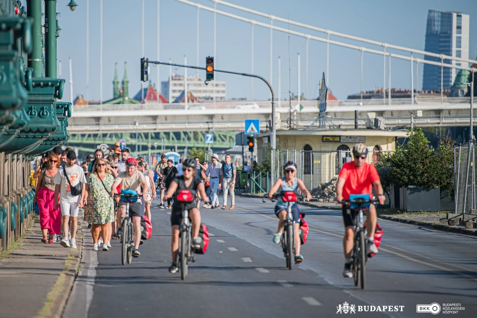 Hétvégi rakpartnyitás