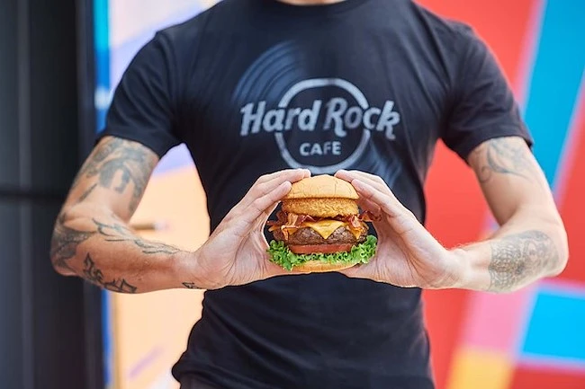 Ízletes hamburger a rock szerelmeseinek