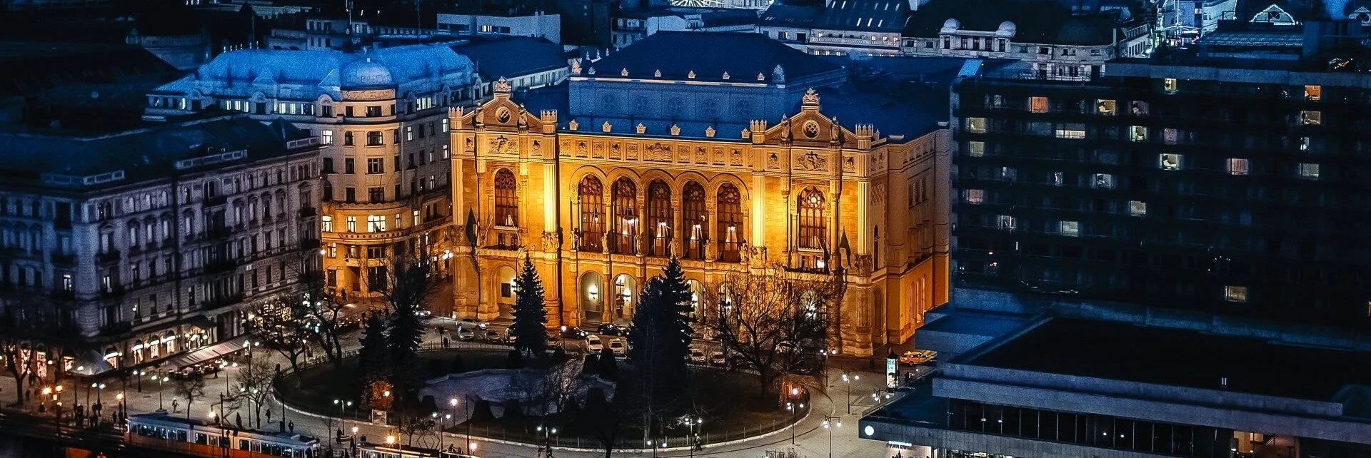 Guided tours at the Pesti Vigadó