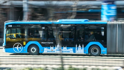 Még sűrűbb menetrend szerint közlekednek a repülőtéri járatok júliusban és augusztusban