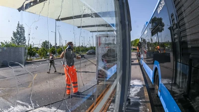 Rend, tisztaság és segítség: Kelenföldön folytatódott a BKK és partnerei akciója