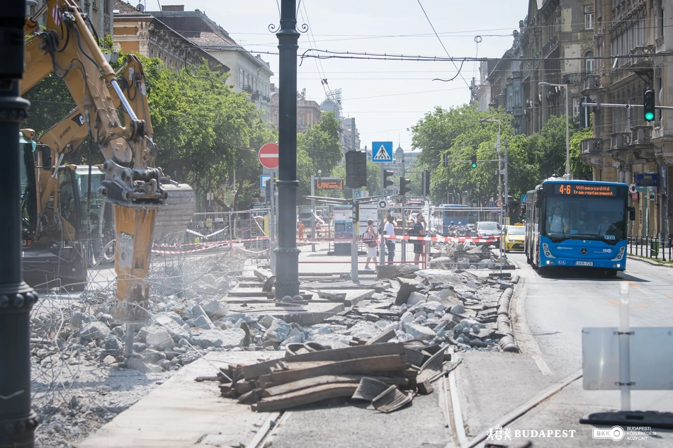 Pótlóbusz a Nagykörúton