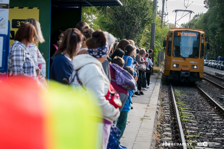 A 37E villamos Kőbánya felsőnél