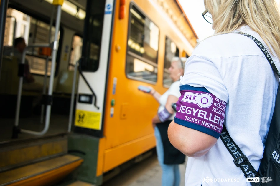 Közös járatellenőrzés.