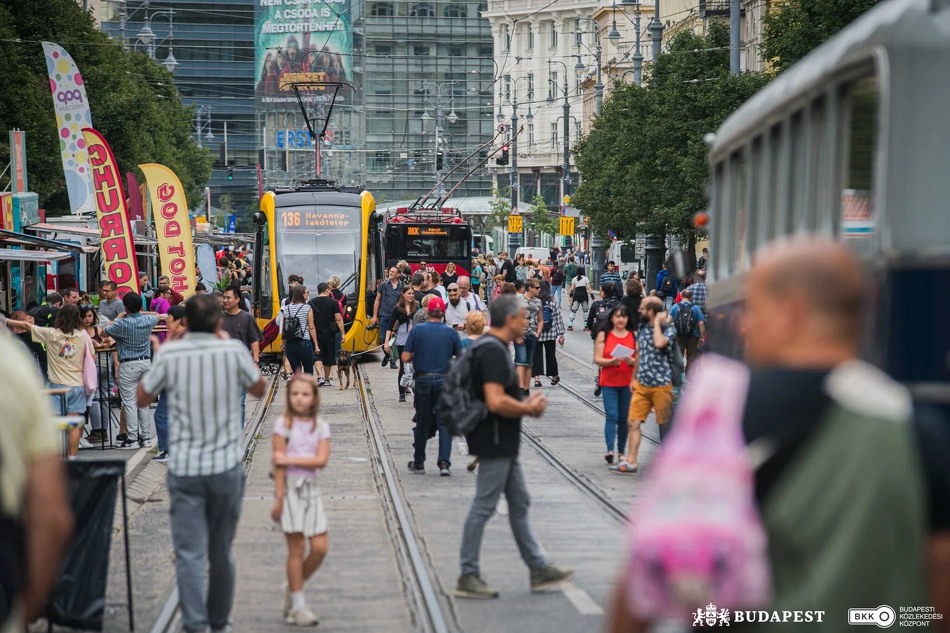 Látogatók az Európai Mobilitási Hét 2023-as rendezvényén