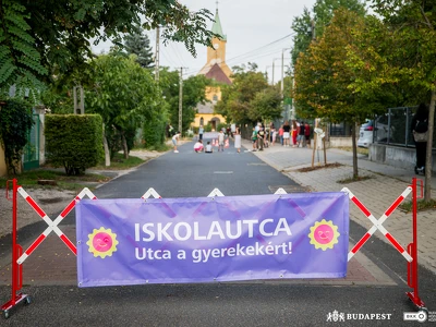 iskolautca1