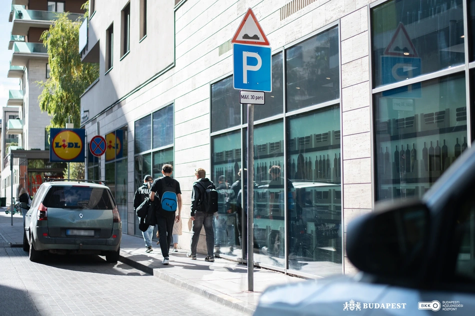 Max. 30 perc - ezek a helyek kifejezetten a rövid idejű várakozásra lettek kijelölve