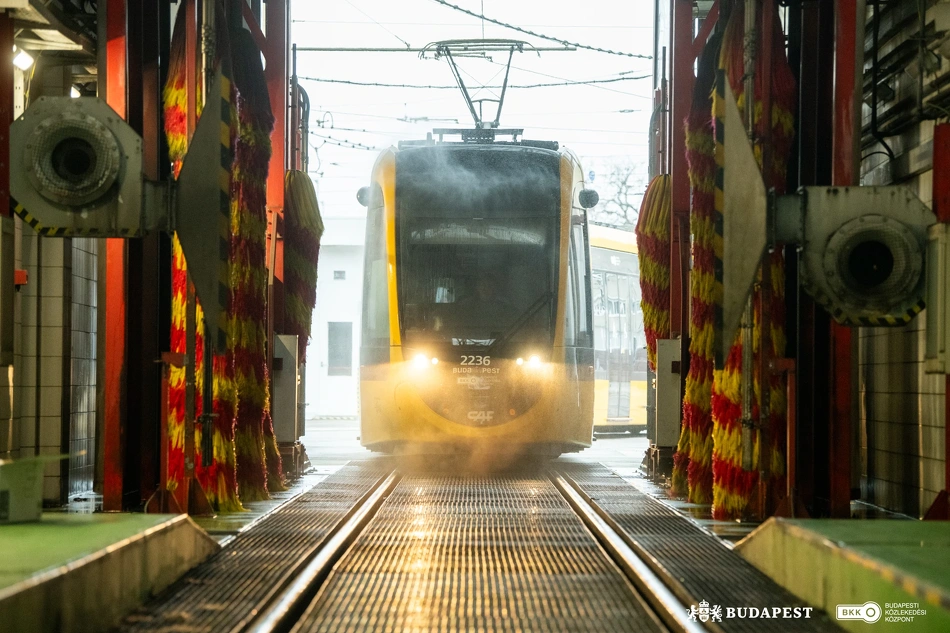 CAF-villamos Budapesten