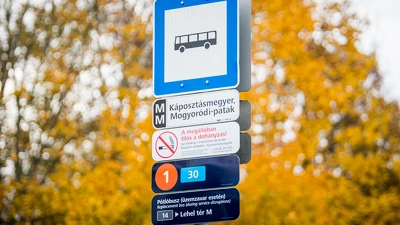 Káposztásmegyeren a Mogyoródi-patak végállomásnál is korszerűsítette az utastájékoztató táblákat a BKK