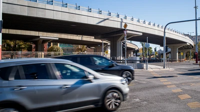 Elkezdődött a Flórián téri felüljárók déli hídjának a részműszaki átadás-átvételi eljárása