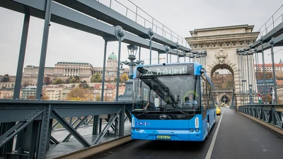 Tesztüzemben és hamarosan az utakon az első elektromos szóló autóbuszok