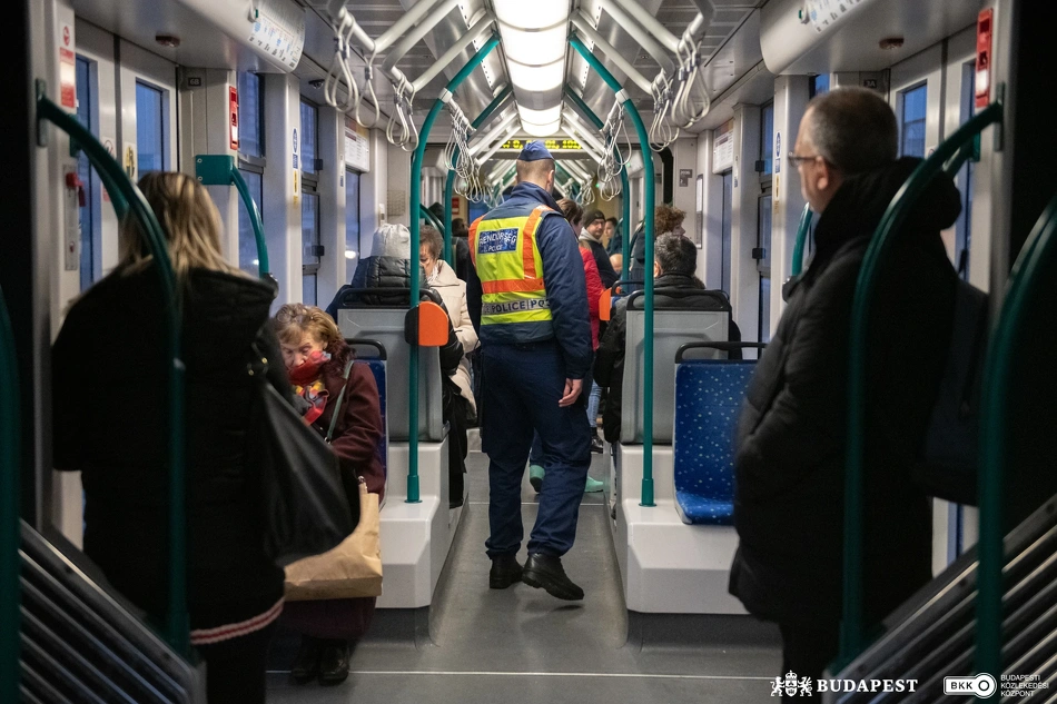 BRFK-ellenőrzés az 1-es villamoson.