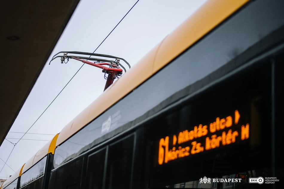 CAF-villamos áramszedője.