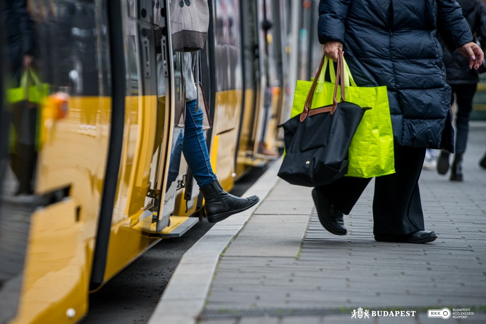 Új CAF-villamos forgalomban.