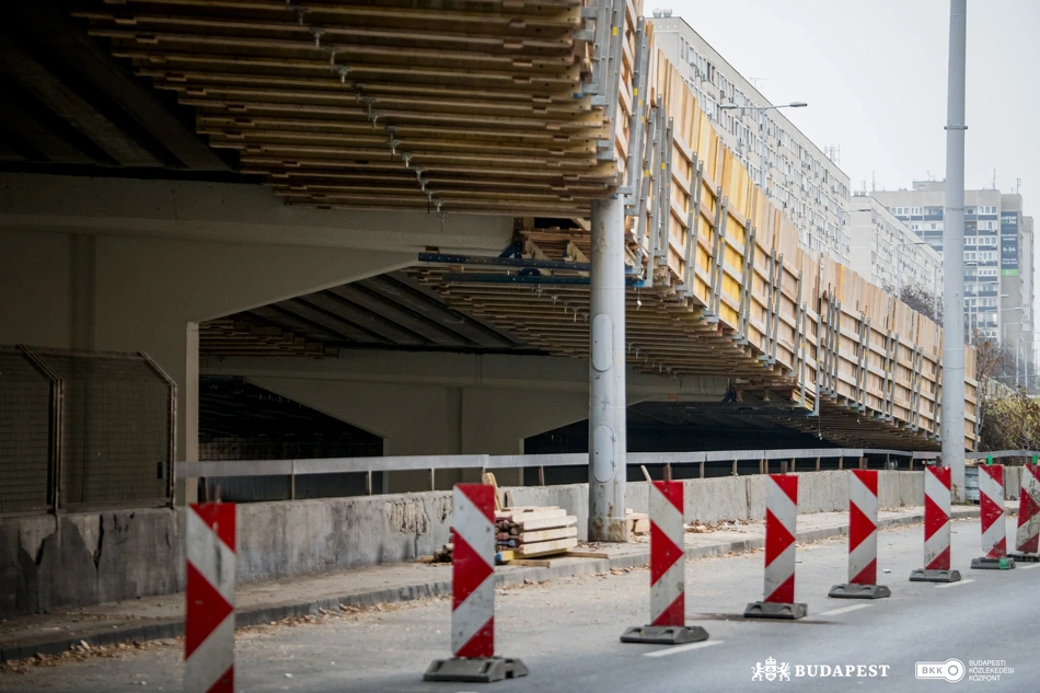 Munkavégzés a Flórián téri felüljárón.
