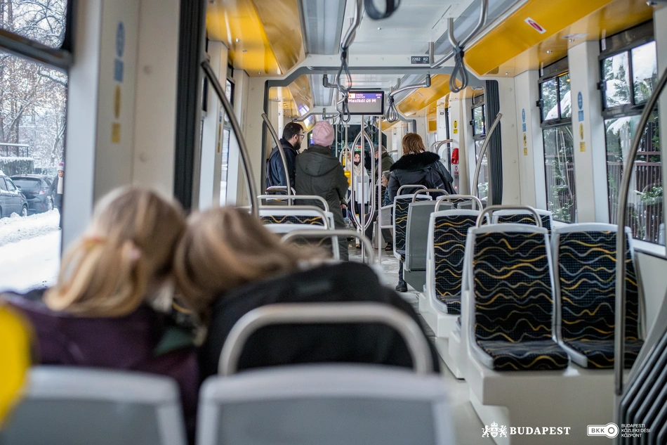 CAF-villamos Budapesten.