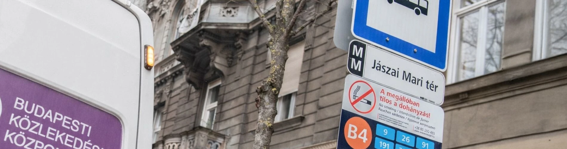 A megállókban tilos a dohányzás!